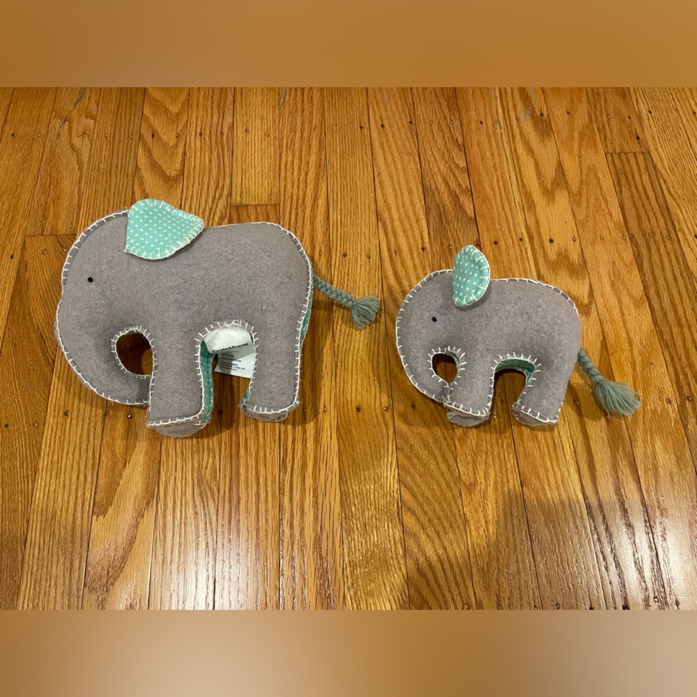 NWOT Elephant Baby Rattles/Toys/Nursery Decor